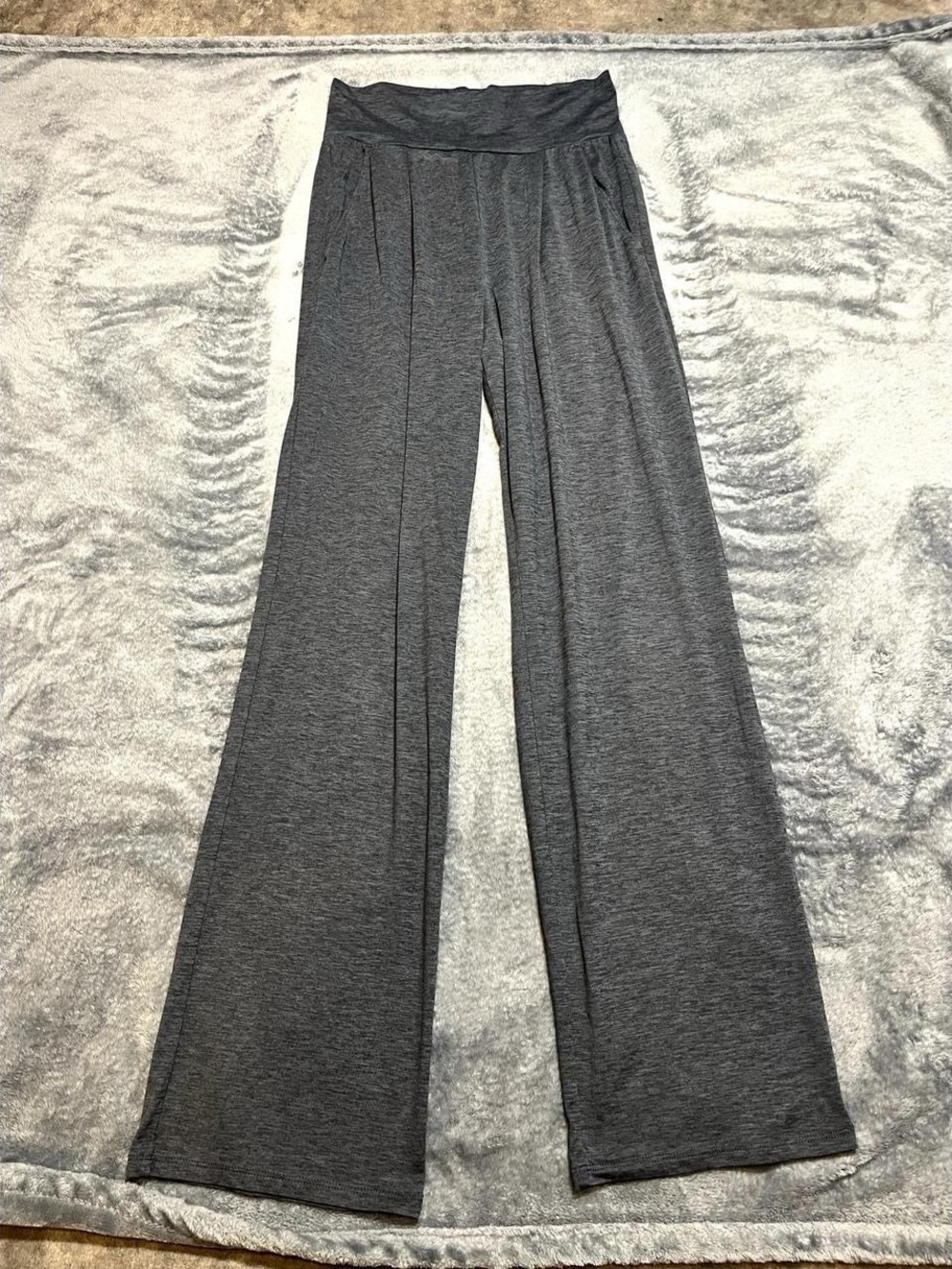 VUORI GREY STRAIGHT LEG PANTS - XS